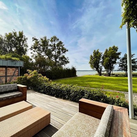 Peeneblick - Traumhaus In Exklusiver Direktlage Am Wasser Mit Eigenem Bootssteg Fuer 8 Personen Rankwitz エクステリア 写真