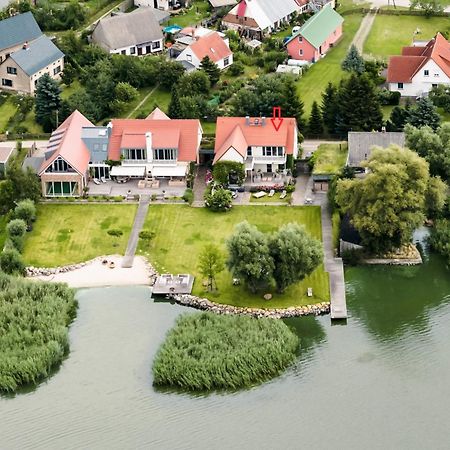 Peeneblick - Traumhaus In Exklusiver Direktlage Am Wasser Mit Eigenem Bootssteg Fuer 8 Personen Rankwitz エクステリア 写真
