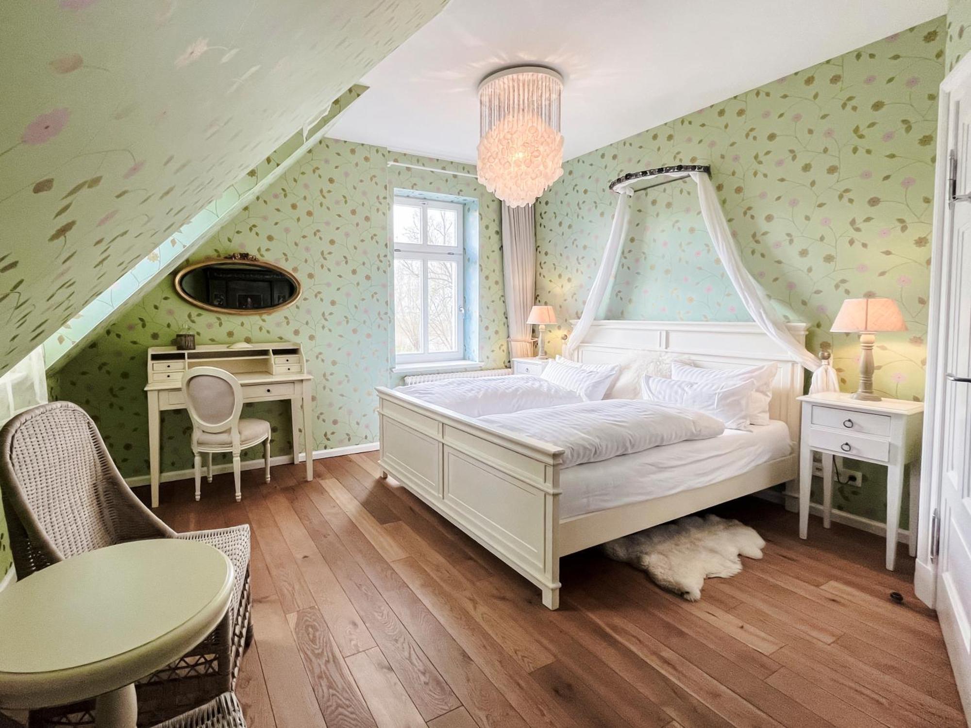 Peeneblick - Traumhaus In Exklusiver Direktlage Am Wasser Mit Eigenem Bootssteg Fuer 8 Personen Rankwitz エクステリア 写真