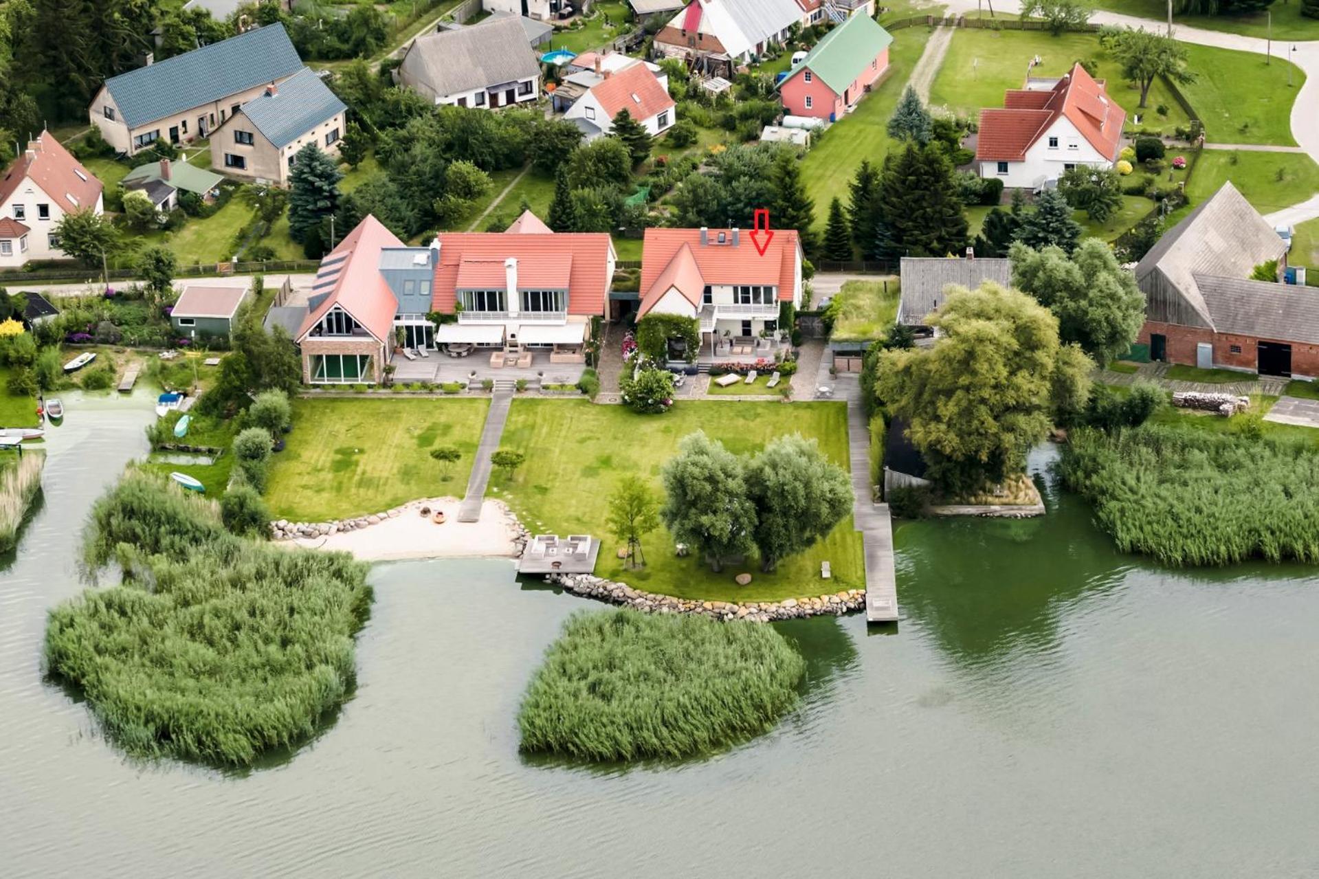 Peeneblick - Traumhaus In Exklusiver Direktlage Am Wasser Mit Eigenem Bootssteg Fuer 8 Personen Rankwitz エクステリア 写真
